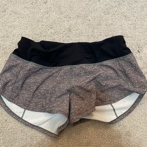 Lululemon speed up low rise 2.5’ shorts